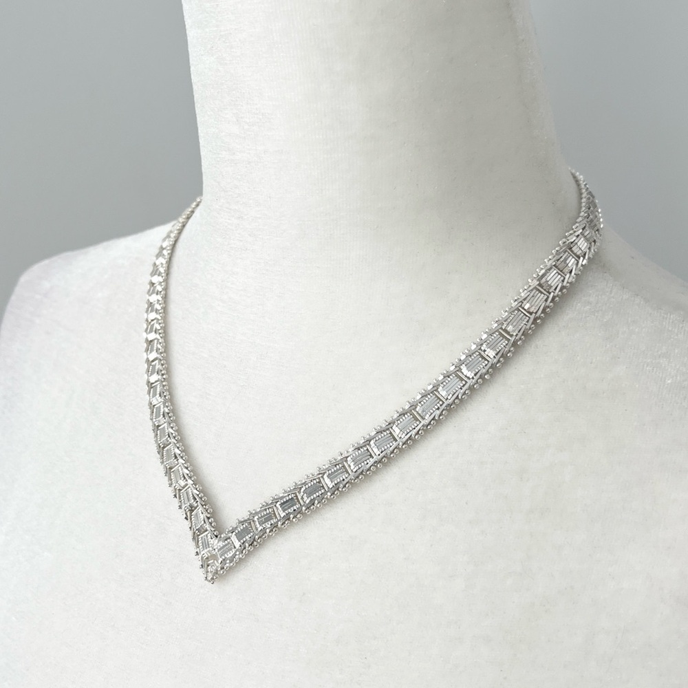Vintage 1980’s Sterling Silver V Shaped Chain Statement Necklace